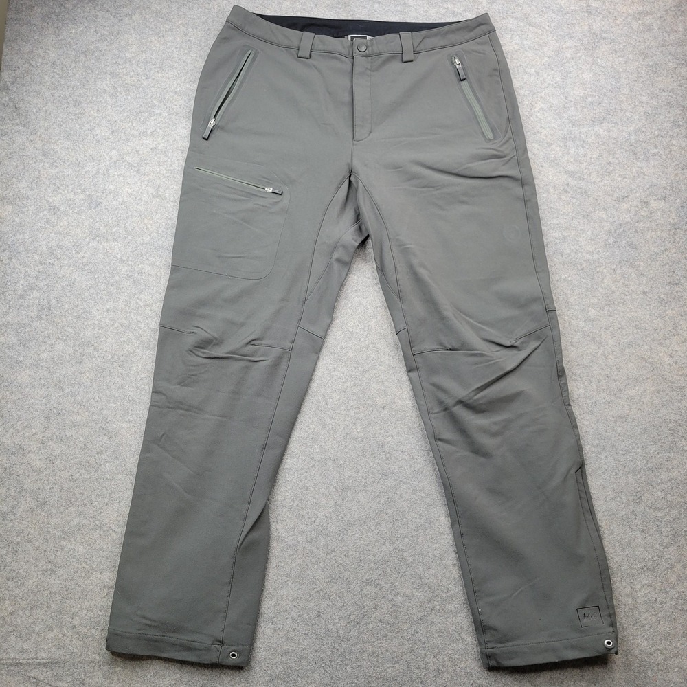 REI Pants Mens 38x32 Gray Softshell Snow‎ Ski Zip Pockets Water Resistant